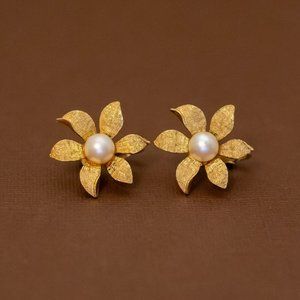 Vintage White Faux Pearl Center Gold Tone Floral Clip On Earrings by Coro - U28